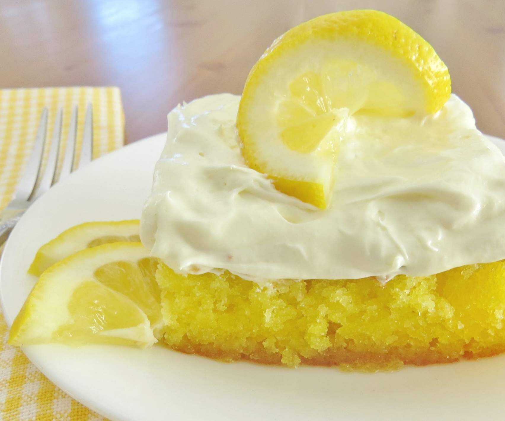 Лимонный торт в суффиксе полного. Лимонный пирог Кукпад. Чизкейк манго маракуйя. Лимонный торт. Торт лимонный Фреш.