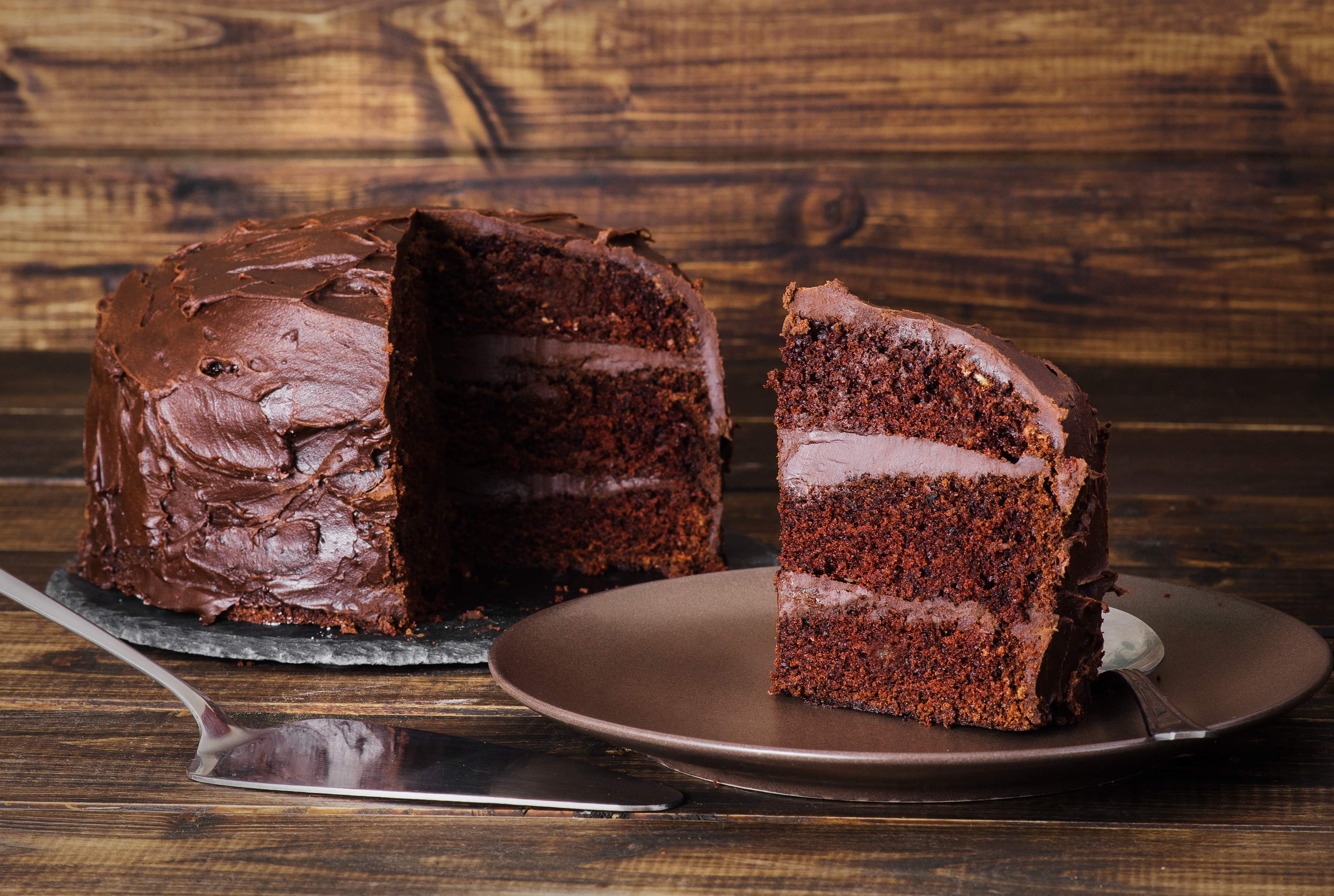 Шоколадный торт желатин. Торт Отелло Журавли. Шоколадный торт Отелло. Торт Отелло Белореченский. Торт "шоколадное кухэ".